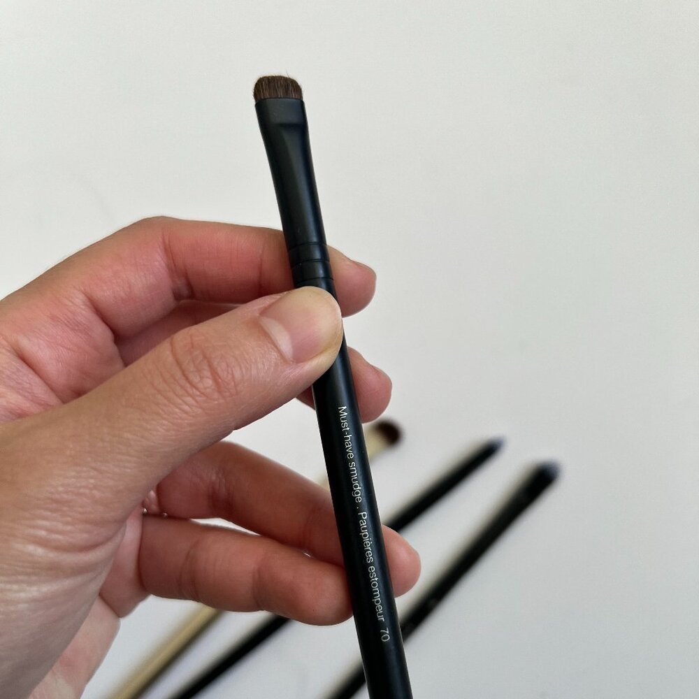 Assorted makeup brushes - Picture 3 of 3